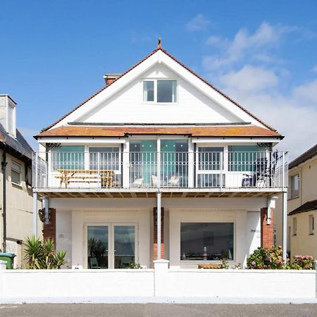 Absolute Beachfront With Decked Garden Oasis And Views Bognor Regis Exterior foto