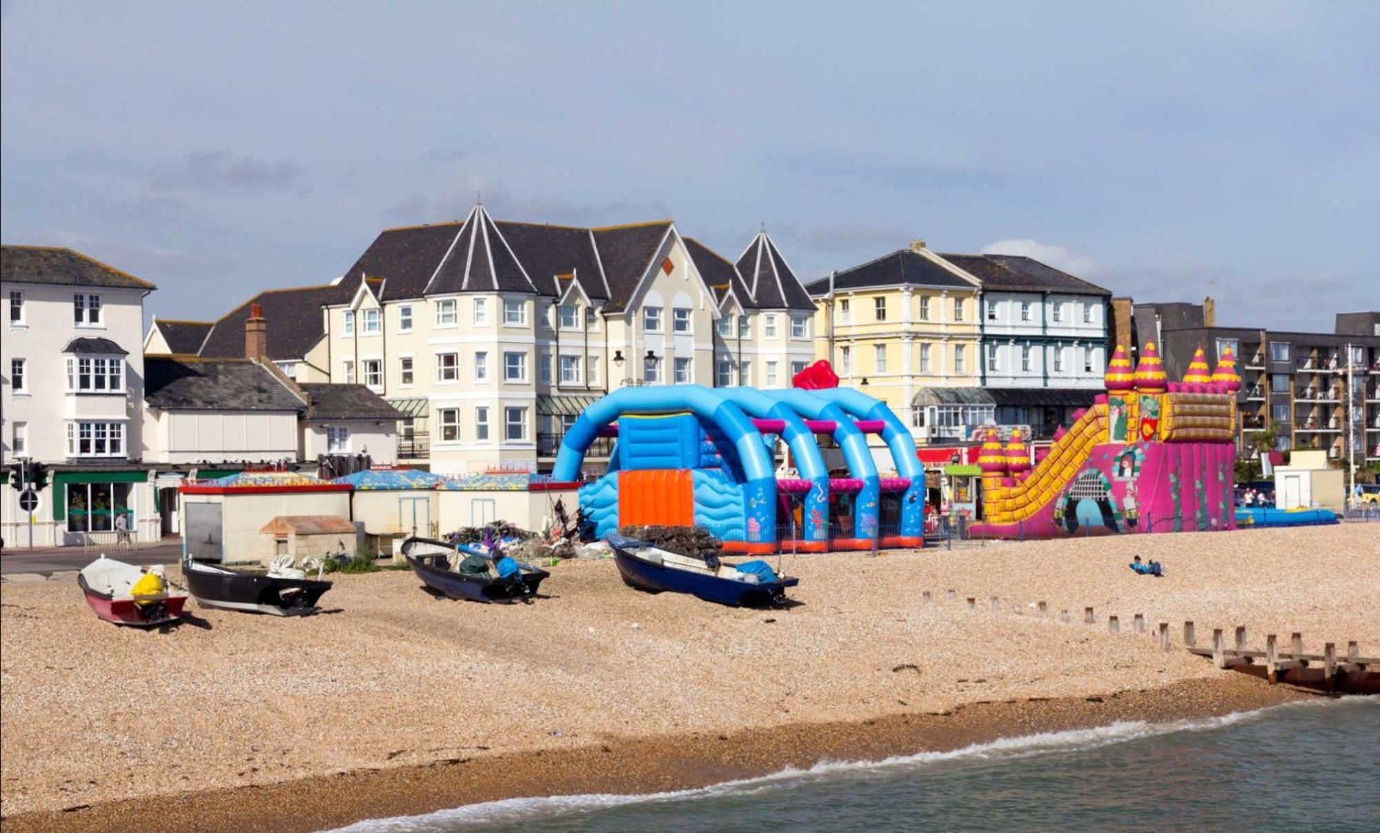 Absolute Beachfront With Decked Garden Oasis And Views Bognor Regis Exterior foto